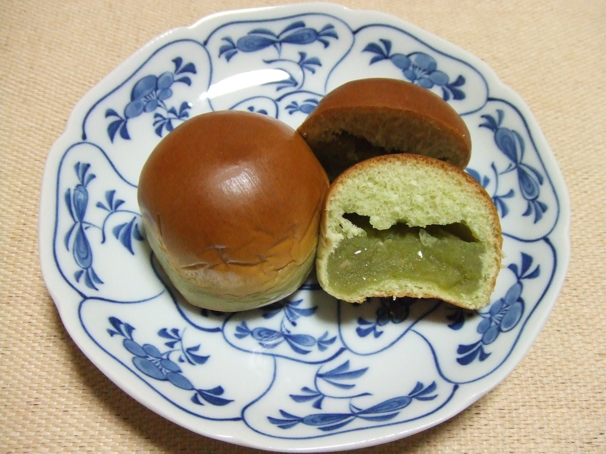 薄皮うぐいすあんぱん 毎日が日曜日