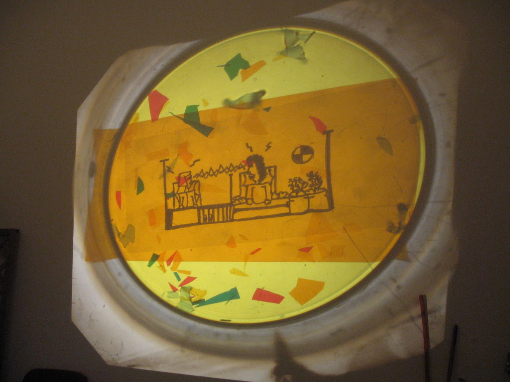 i solai diverse opere le ringhiere teli colorati gli exbagni in une posti agli angoli del cortili i disegni dei bambini della scuola