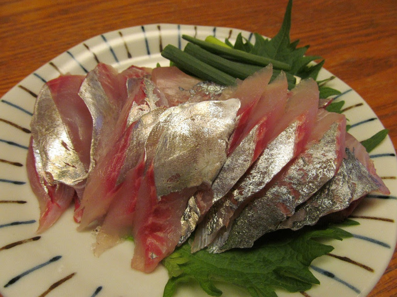 旨魚料理 カイワリの刺身 まるかつ水産 旬の旨い魚を自前調達