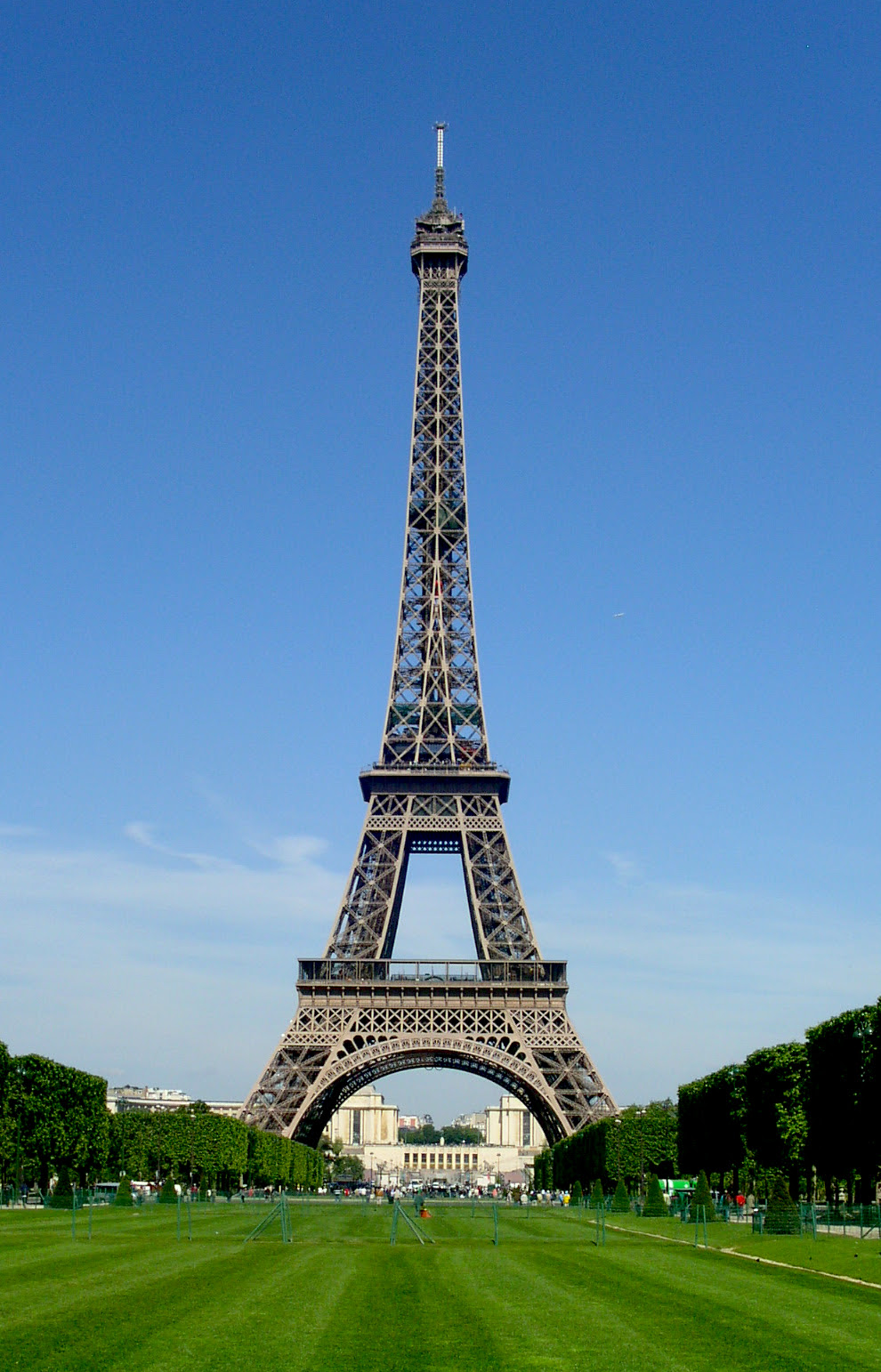 Eiffel Tower Historical Facts and Pictures | The History Hub