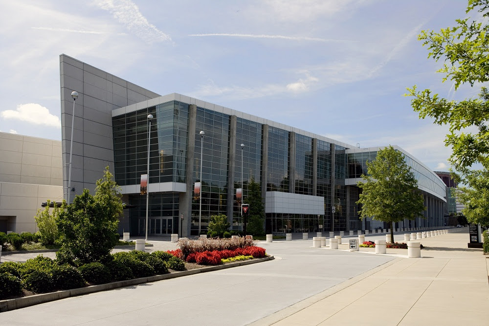 IWF 2012: Challengers Awards, Exhibitors Flow In 