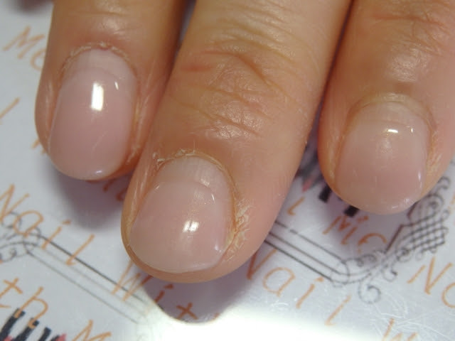 半年で爪の形が変わる With Me Nailのお手入れは爪の形は変えられるんですよ ネイルケア 甘皮 深爪 高松 香川 香川県高松市の 爪を育てるネイルサロン With Me Nail 口コミで40代50代以降の女性に人気の秘密は 爪の形は３ヶ月で自信に変えられる から