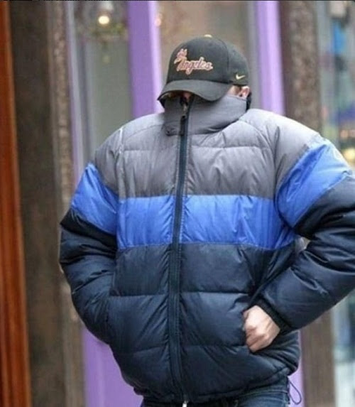 Nam diễn viên Leo DiCaprio sử dụng tuyệt chiêu trùm kín toàn thân.