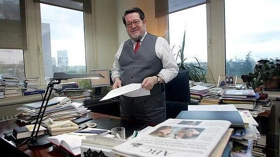 Santaigo Castelo, en su despacho de ABC:: HOY