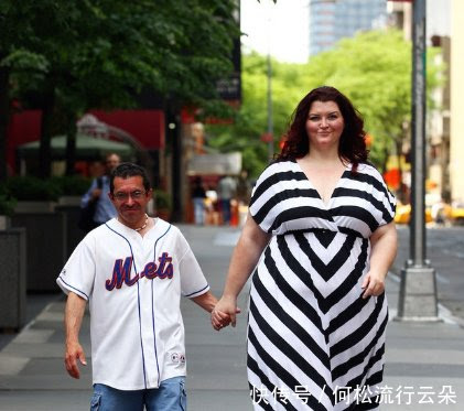 254斤的女巨人 帮男人安慰一次可以赚万 快资讯