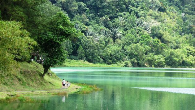 Colorful Linow Lake, linow lake, danau linow, sulawesi utara, indonesia, amriholiday, Beautiful Holiday Destinations
