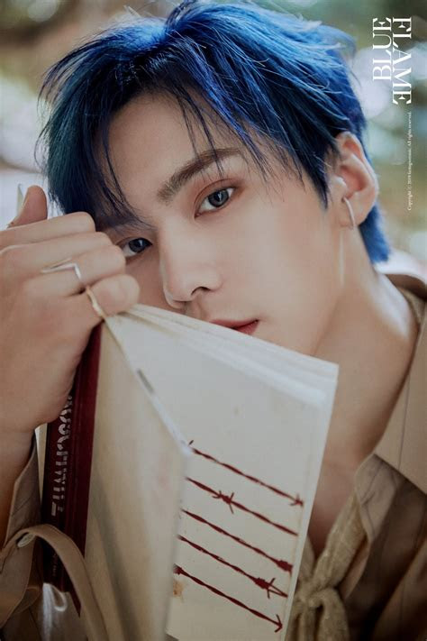 astro rilis foto teaser individu versi  book