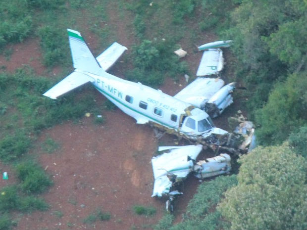 Aeronave transportava o piloto, copiloto e mais dois passageiros (Foto: Yuri Braz/Casa Militar do Paraná)