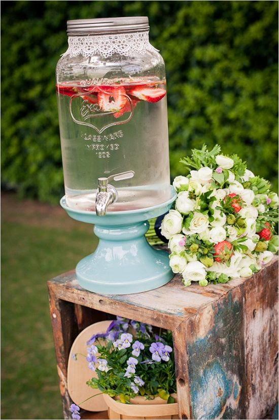 wedding decorations for summer picnic in garden | American Wedding Ideas At Riviera Mansion