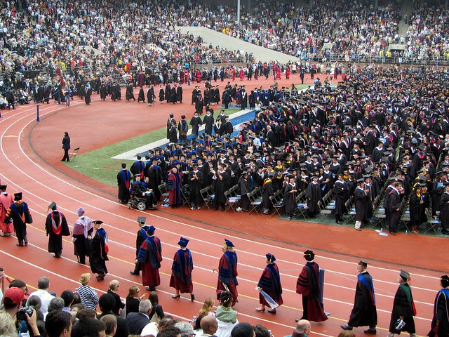 4000 GRADS u of p class of 2011 by paladinsf