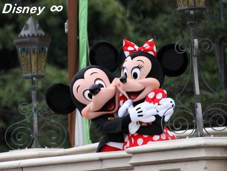 城前のいちゃいちゃカップル Disney