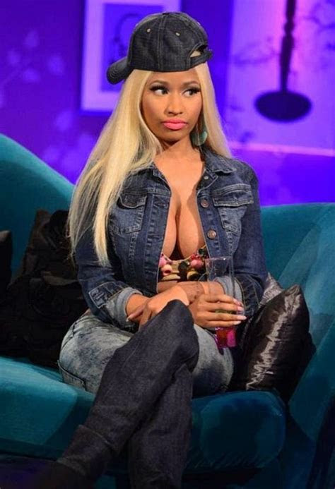 nicki minaj hot big tits