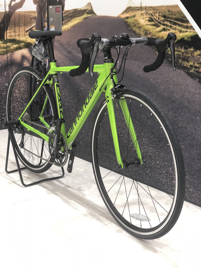 春の厳選 クロスバイク予算でロードバイク なのにかっこいいカタログ外モデルです Y S Road 神戸店