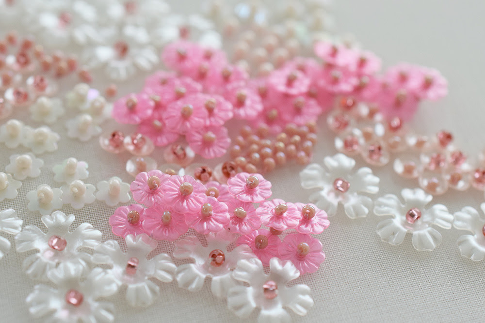 花のスパンコールで簡単ビーズ刺繍 小さな手芸屋さんのブログ