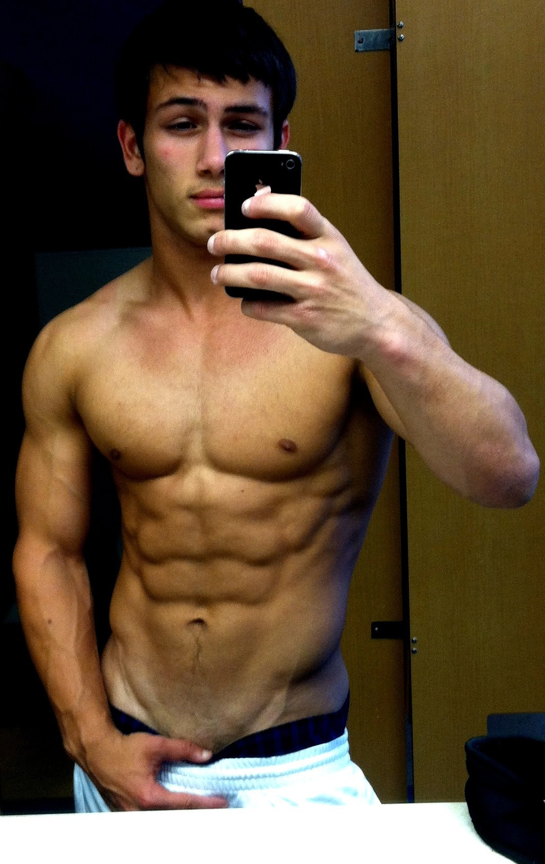 http://25.media.tumblr.com/tumblr_mbyjhw29TY1r5wogmo4_1280.jpg