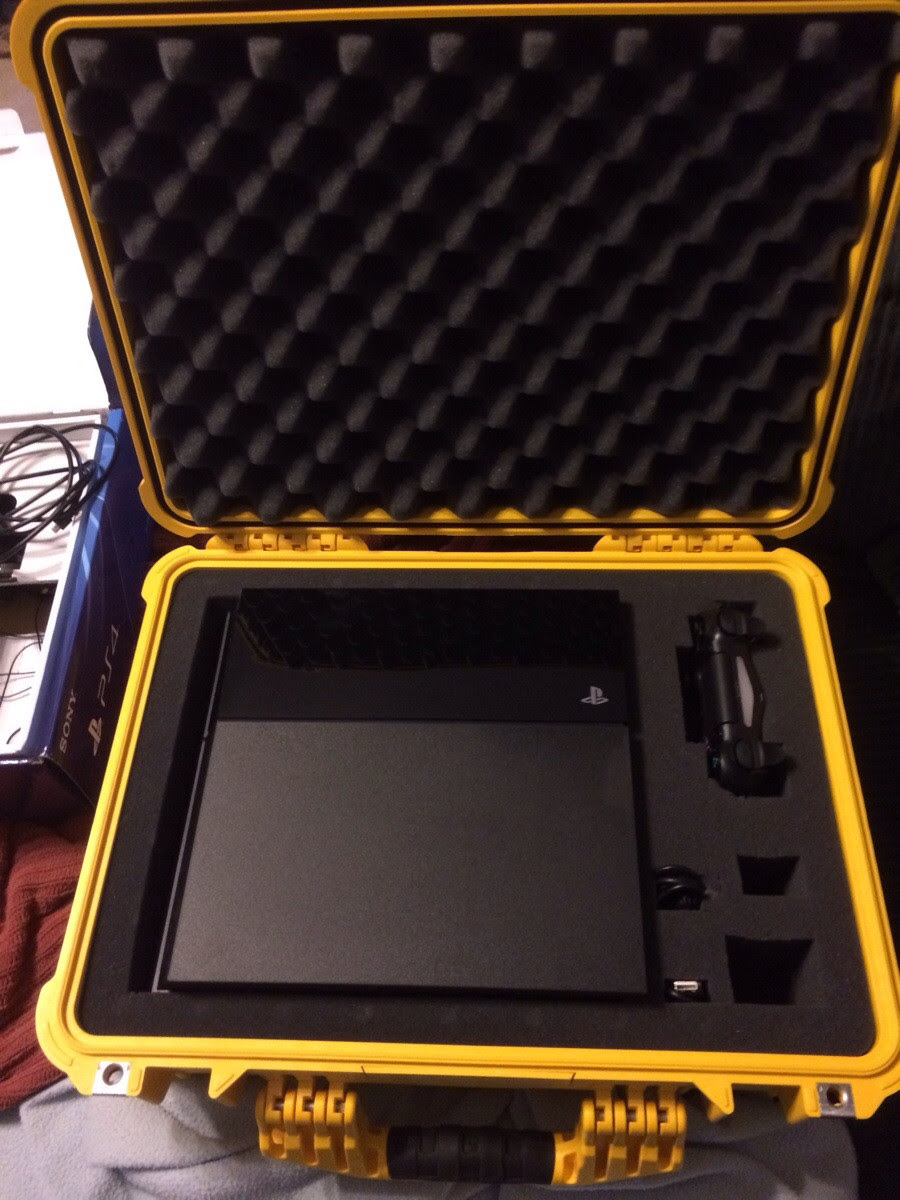 The PlayBox: A 22-inch laptop that combines the PS4 and 