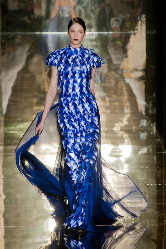 فساتين غريبة حلوه وفخمة 2017-2018