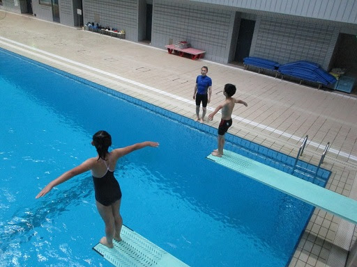チャレンジ 高飛び込み と チャレンジ 水球 が開催されました ひろしんビッグウェーブ 総合屋内プール