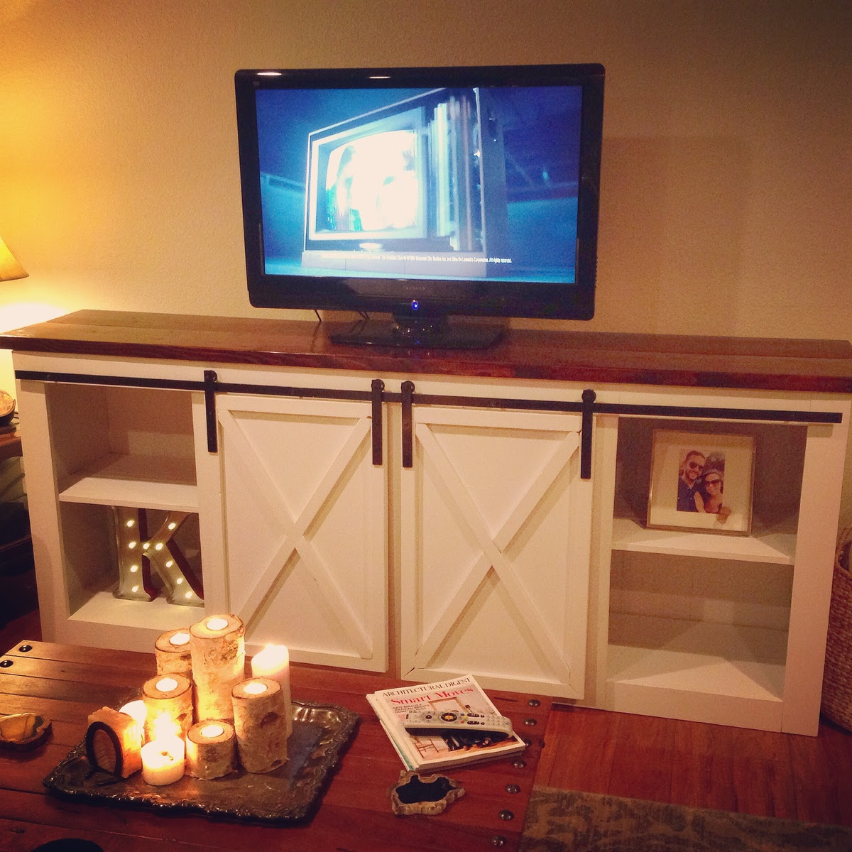 Ana White Grandy Console with Barn Doors - DIY Projects