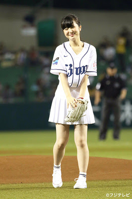 話題沸騰 浜辺美波の清楚でかわいい高画質な画像 壁紙 写真まとめサイト Pictas