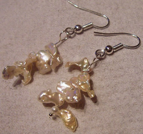Keshi pearl drop earrings by sheilakerr