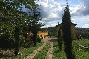 promo hotel Vergato Hilltop Villa Hideaway with Pool Sleeps 10