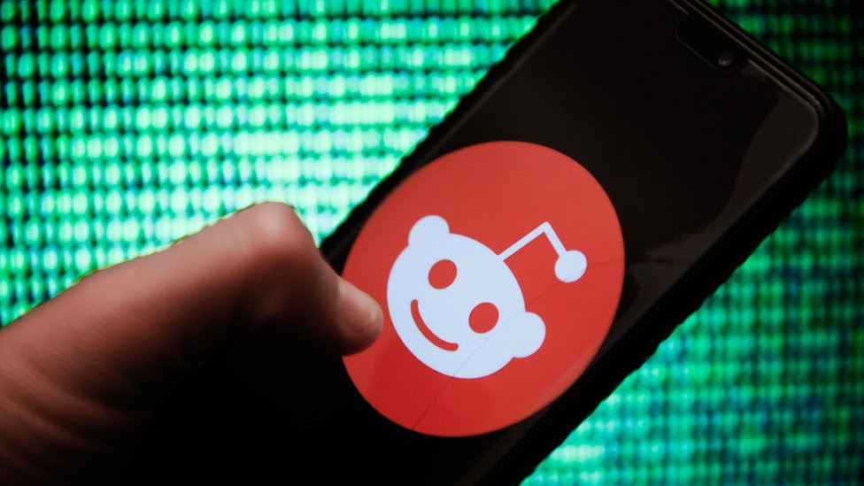 Reddit: Censorship fears spark criticism of Tencent funding reports