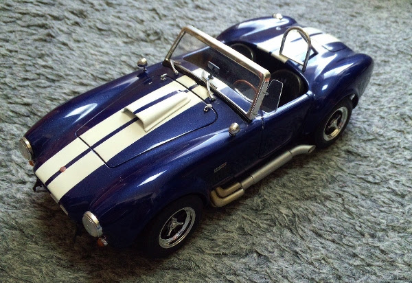 愛嬌あってカッコイイ車 シェルビー コブラの模型 二輪車日記