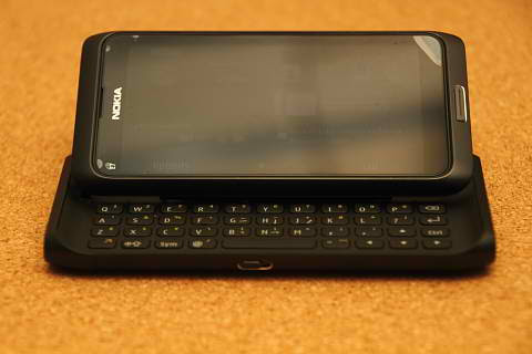 Nokia E7