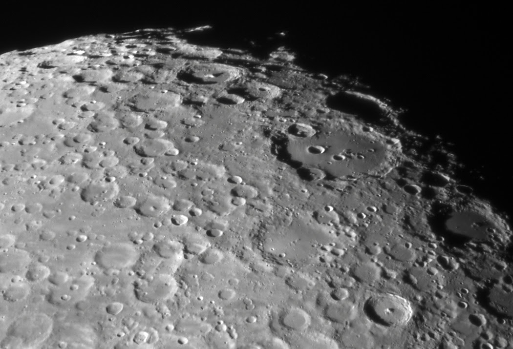 月面南部のクレーター群 天体写真の世界