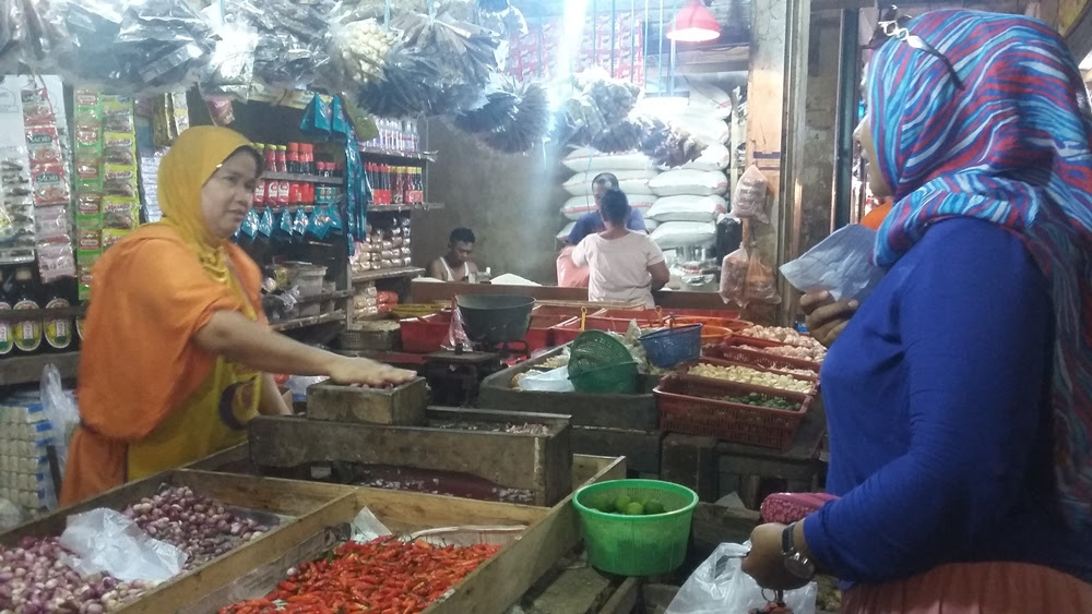 Jelang Puasa, Harga Sembako Pasar Jombang Tangsel mulai Naik