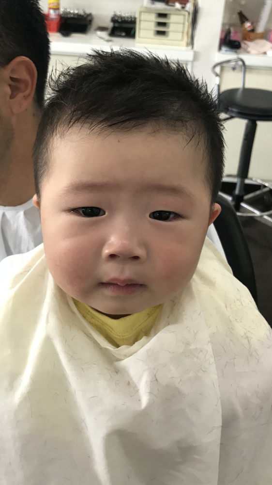 岐阜県 大垣市 岐阜 大垣 美容室 理容室 床屋 Barber Barber Shop 赤ちゃんカット キッズカット 子供カット 子どもカット 幼児 カット 赤ちゃん 10ヶ月 子供 子ども 幼児 キッズ キッズルーム キッズスペース 保育士 保育士完備 カット シェービング ツーブロック ショート