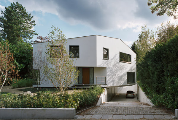 Casual Home Design in Netherlands | Modern House Designs