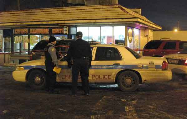 Photo: Three men were shot outside of a diner in the Bridgeport neighborhood 