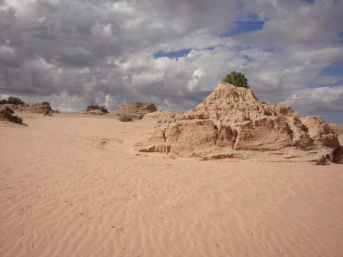 rock formations: Mungo National Park