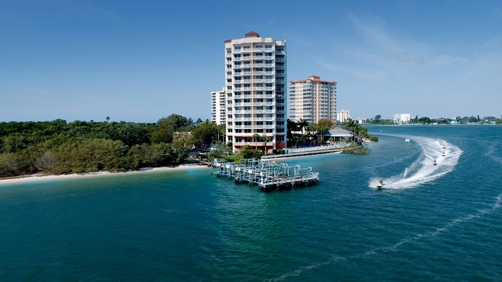 Flippers On The Bay  Best Waterfront Dining  Lovers Key 