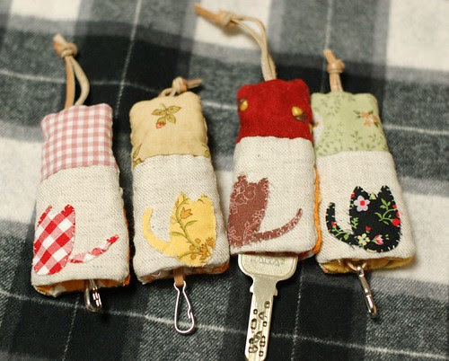 House key case with a cat