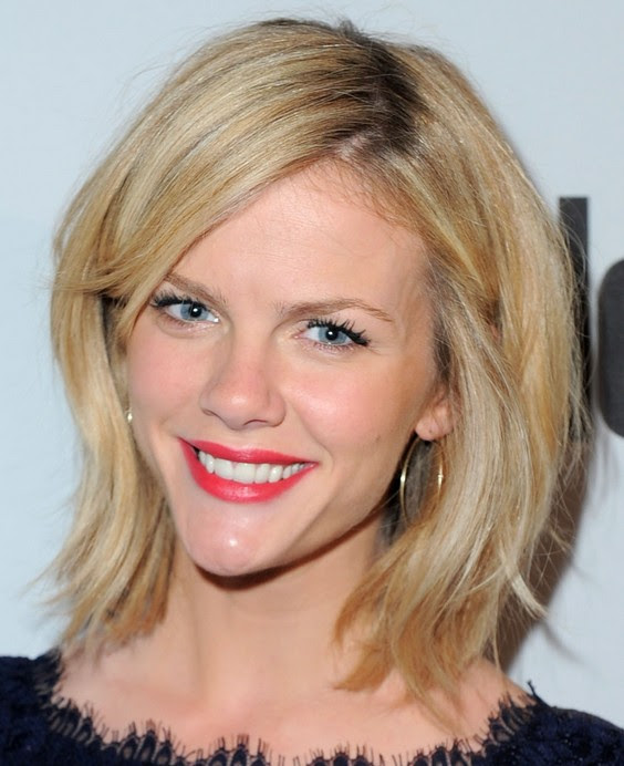Celebrity Hairstyles: Brooklyn Decker Hairstyles