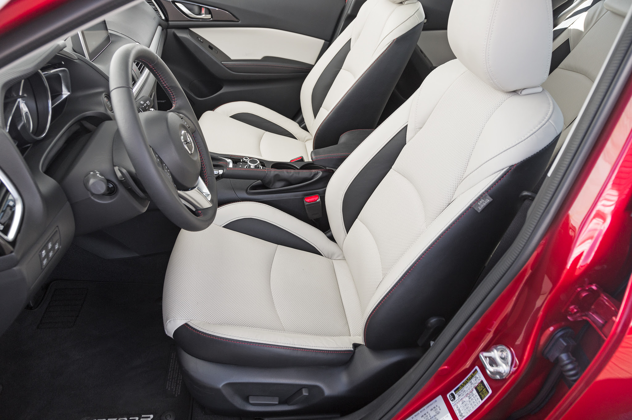 2014-Mazda3-hatchback-interior-front-seats