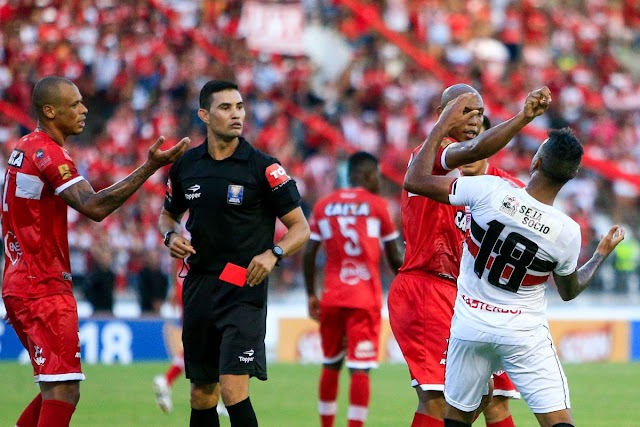 Arbitragem e falta de pontaria: Até quando? 