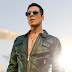 Akshay Kumar surprises fans in disguise outside Bandra theatre for Housefull 5