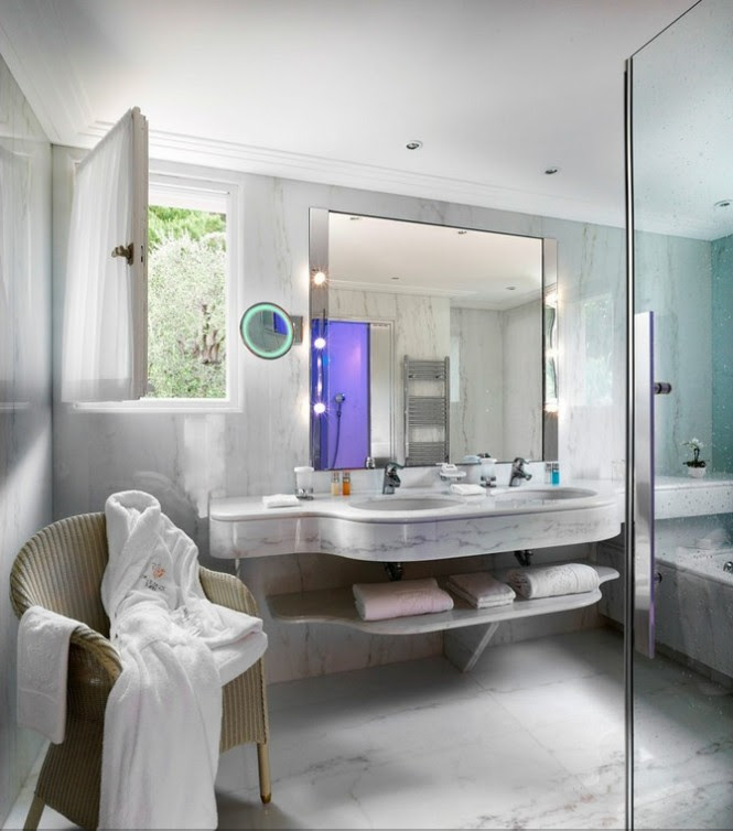 White bathroom scheme