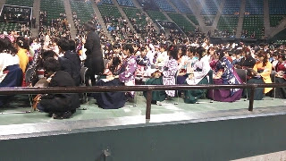 武蔵野大学平成２５年度卒業式 ３月１８日火曜日 川村裕子の王朝と猫