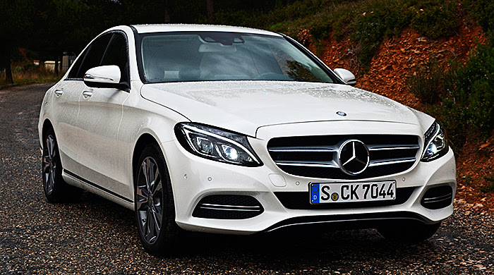 Mercedes- Benz представил новый C 300 BluTEC HYBRID вместе с Highsnobiety