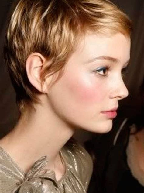 cet article coupe cheveux tres court homme visage rond est