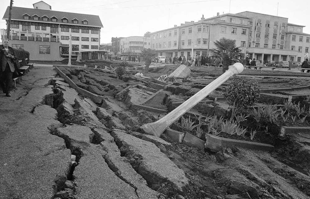 El Terremoto mas fuerte de la historia - Tropicalísima 13-50
