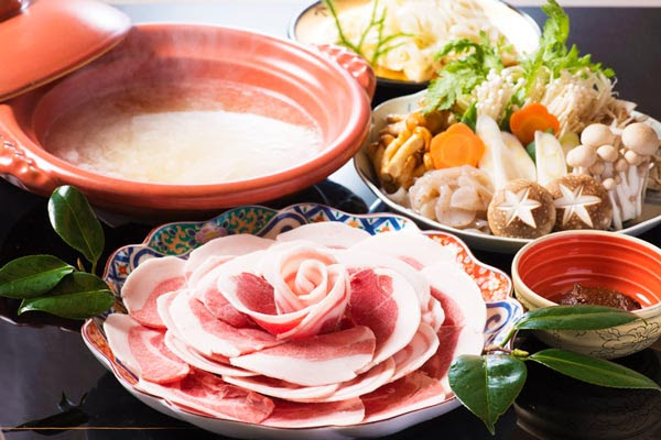 ぼたん鍋 牡丹鍋 とイノシシ肉 意味 語源 由来