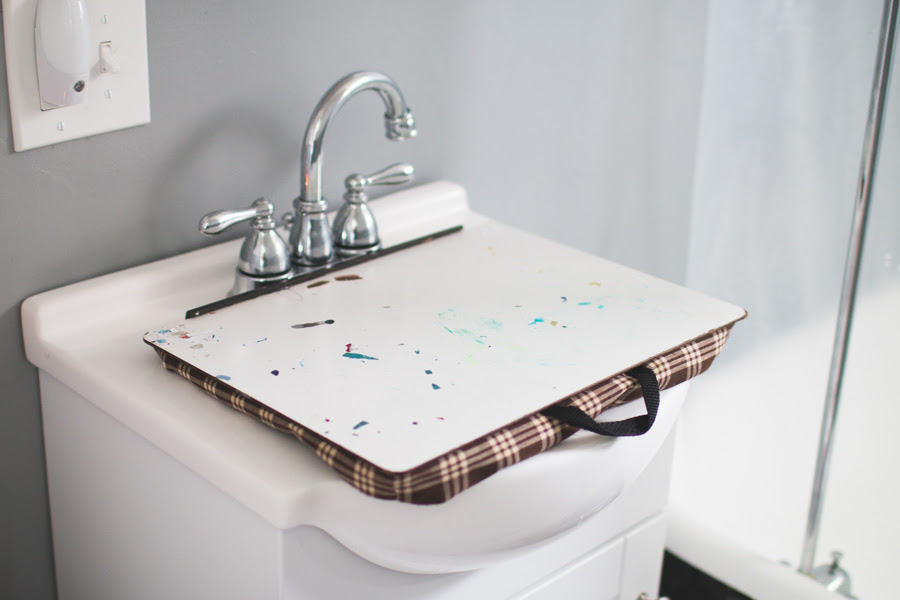 how to get hair dye off sink