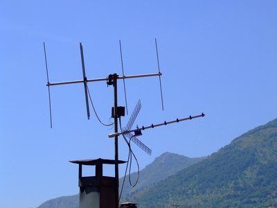 How to Build a VHF UHF TV Antenna thumbnail