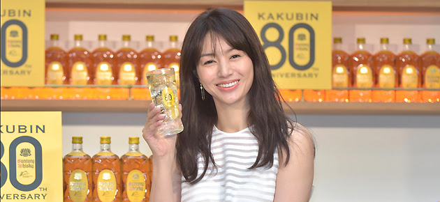 井川遥さんが ハイ カラ の相性に太鼓判 Whisky Magazine Japan